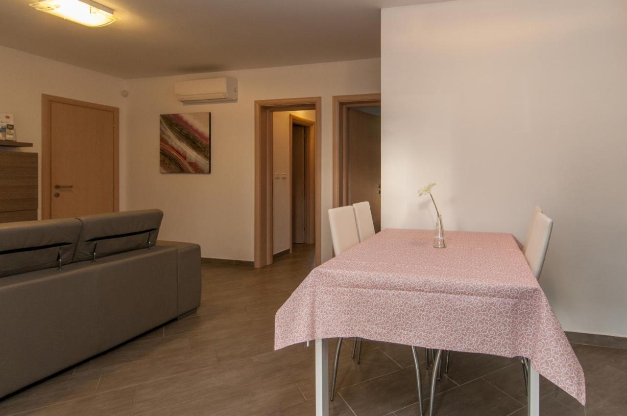 Seahouse 114 Aparthotel Mali Lošinj Buitenkant foto