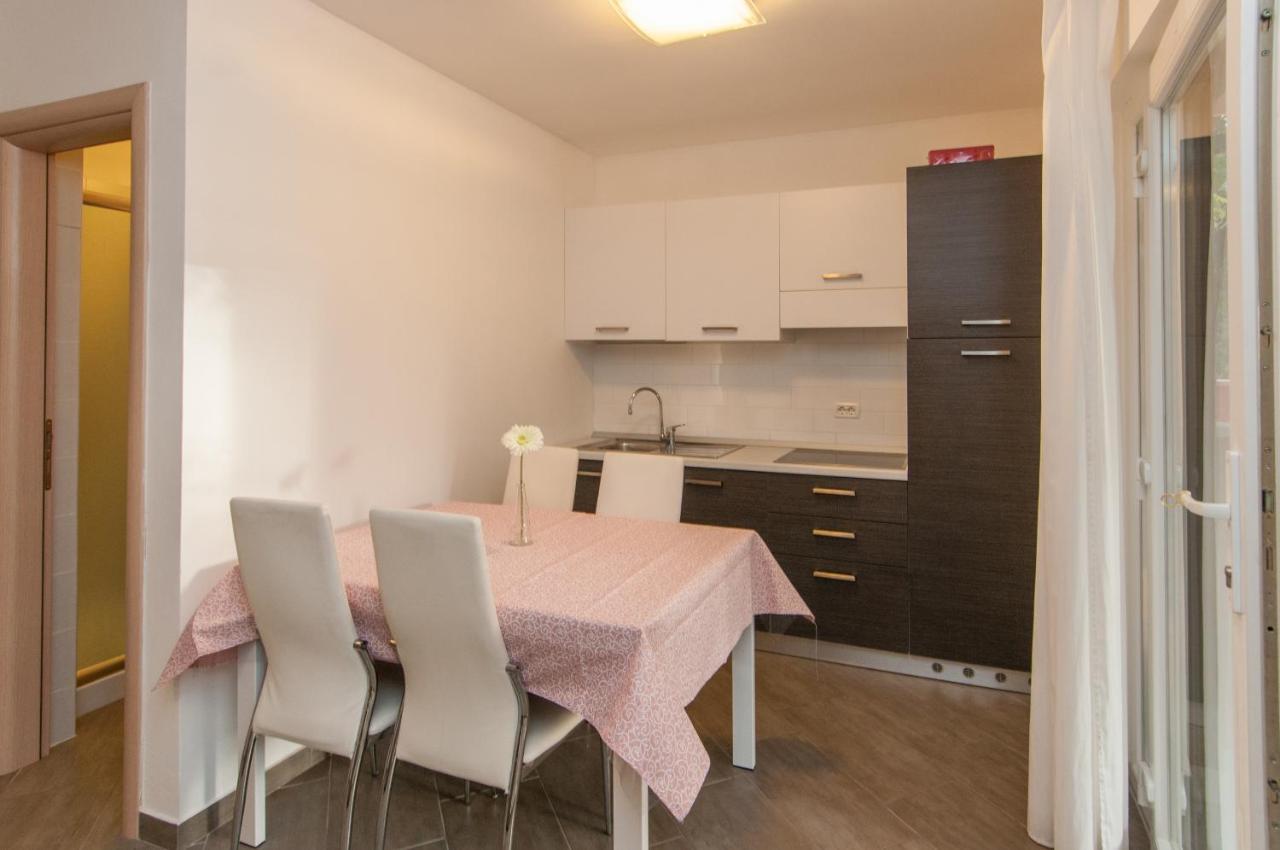 Seahouse 114 Aparthotel Mali Lošinj Buitenkant foto